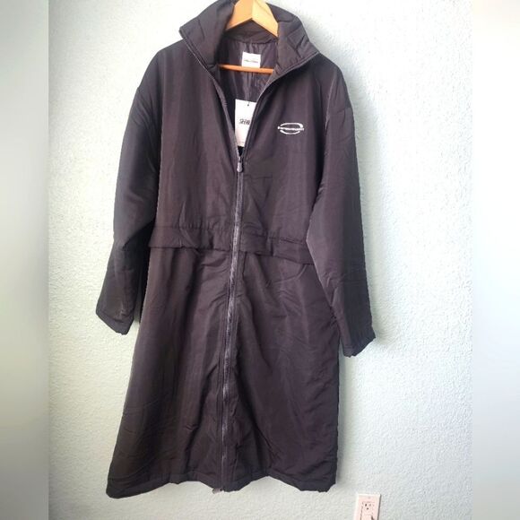 Sistersandseekers Black Puffer Coat with High Collar and Full-Length Zipper NWT